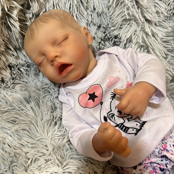 Reborn Soft Full Silicone Vinyl Baby Girl & Accessories (NEW) - Picture 2 of 11